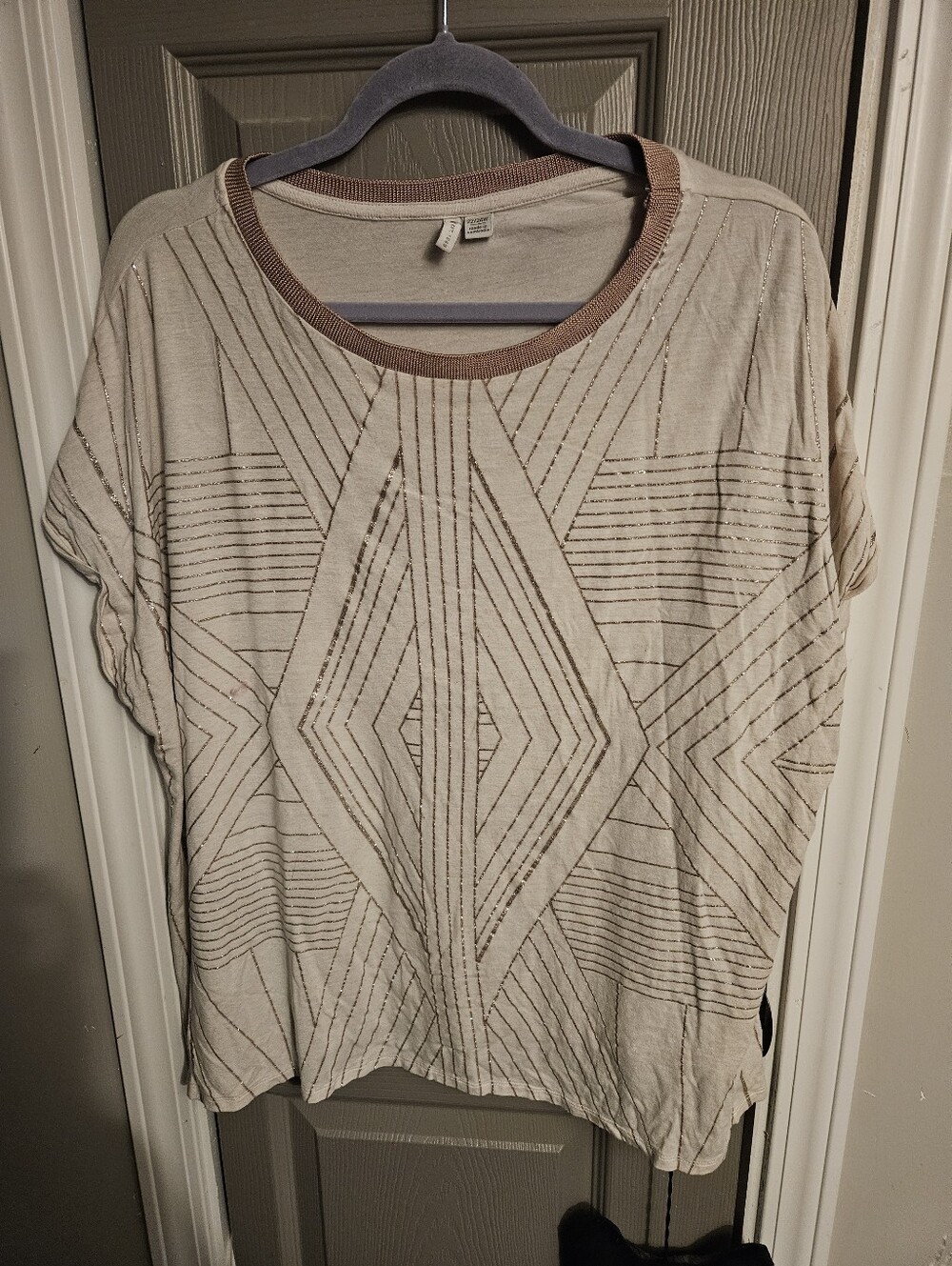 Casual Cream Shimmer Geometric Short Sleeve Tee..So Soft